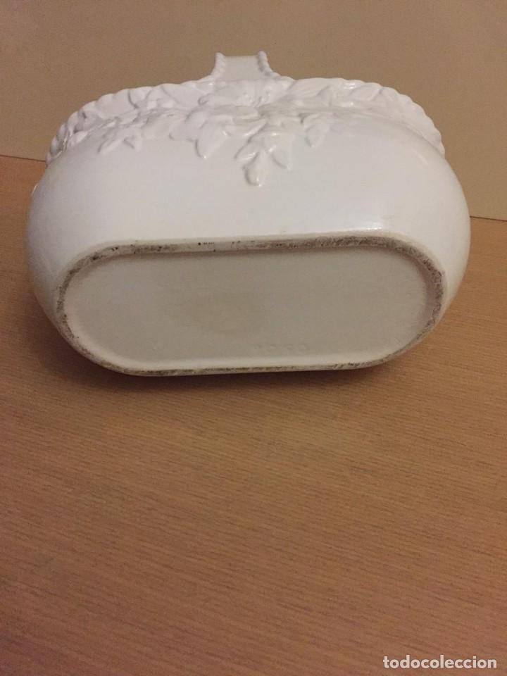 Antig&uuml;edades: MACETERO PORCELANA BLANCA CON FORMA DE CESTA - Foto 6