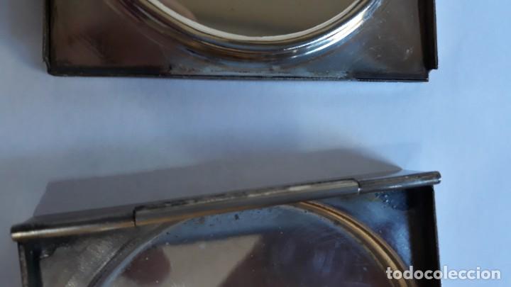 Antig&uuml;edades: Polvera de metal plateado - Foto 4