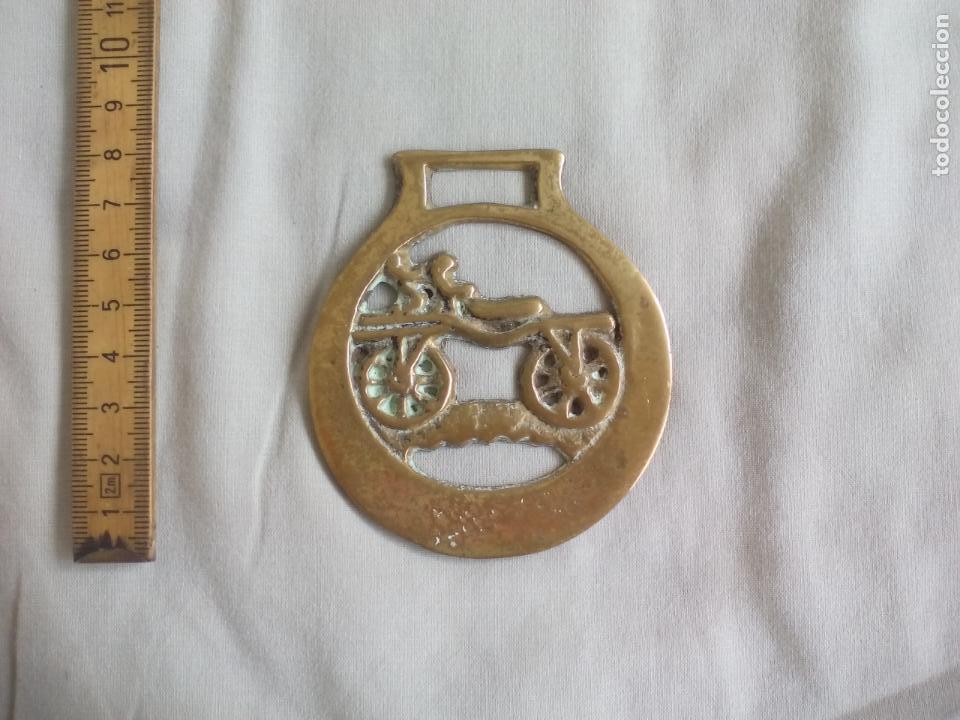 Antiquit&eacute;s: ADORNO DE BRONCE O LATON. MOTO O BICILETA.