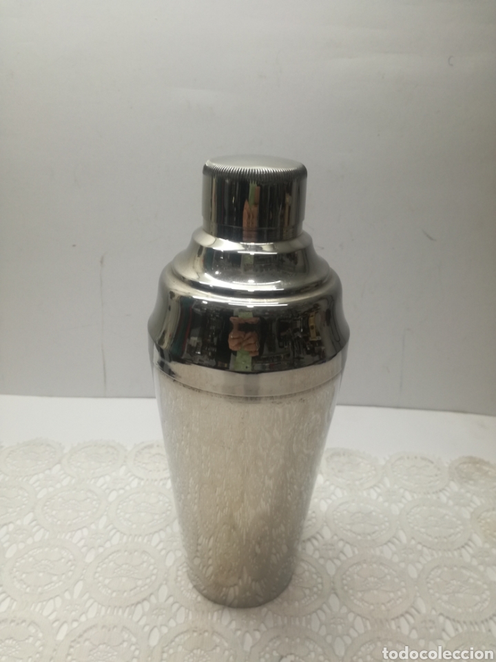 Antig&uuml;edades: Coctelera Art-Deco plateada - Foto 1