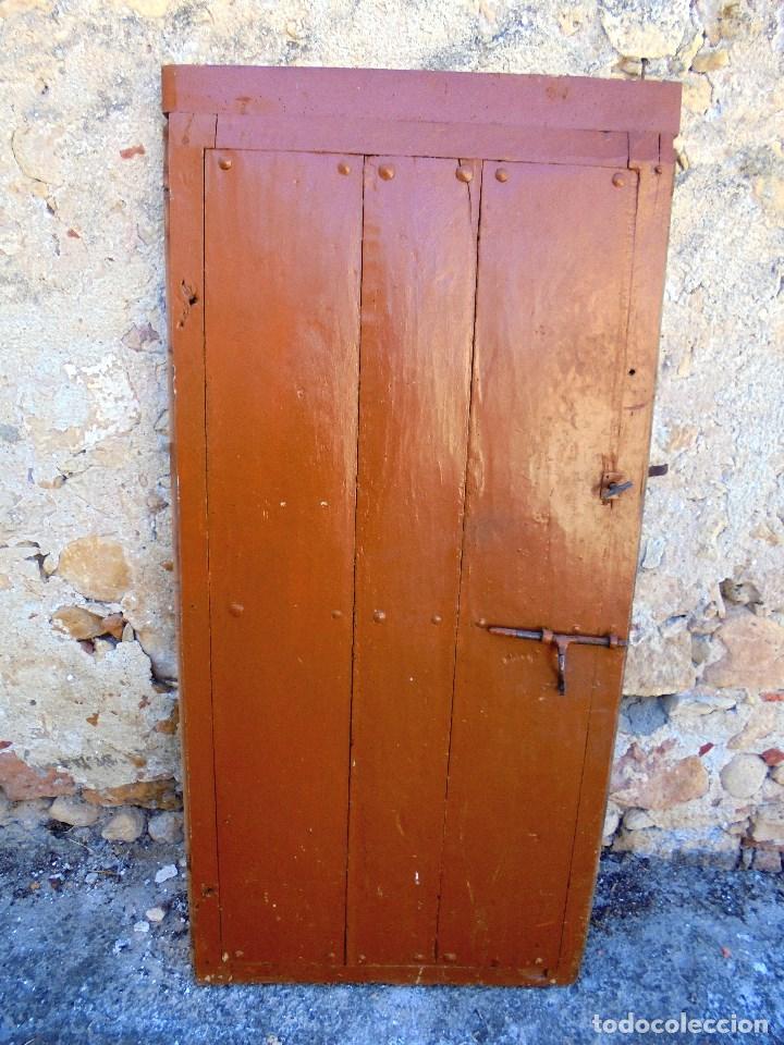 Antig&uuml;edades: PUERTA PORT&Oacute;N DE TABLAS PINTADO CON ELEMENTOS DE FORJA - Foto 1