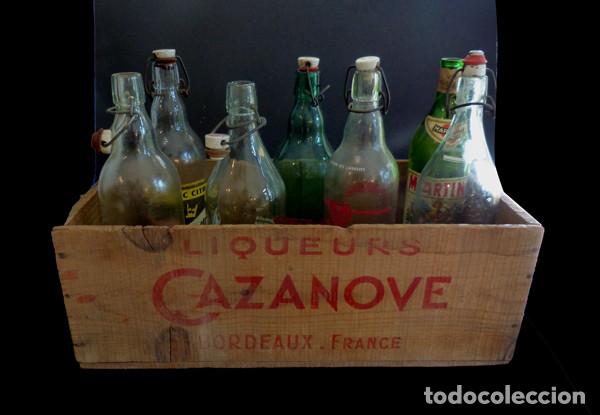Antig&uuml;edades: Caja de madera promocional de licores - Foto 1