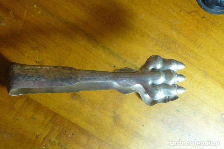 Antig&uuml;edades: pinzas con forma de garra . ba&ntilde;adas en plata - Foto 2
