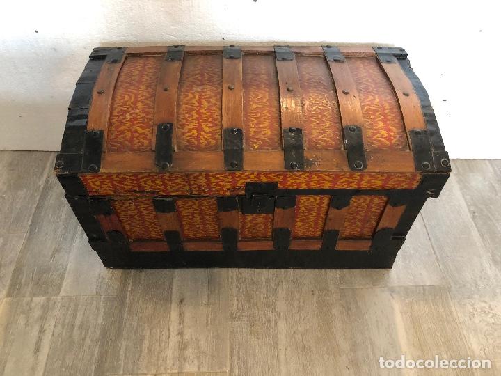Antig&uuml;edades: ARCA-BAUL DE CHAPA Y MADERA - Foto 2