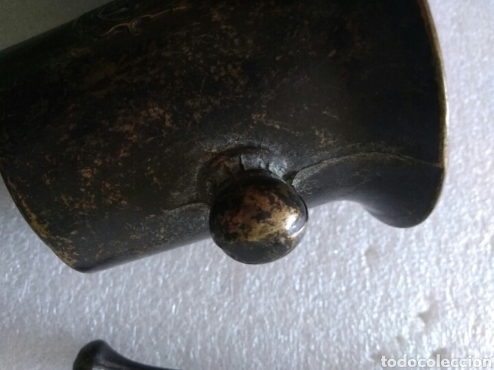 Antig&uuml;edades: Almirez con escudo leon - Foto 3