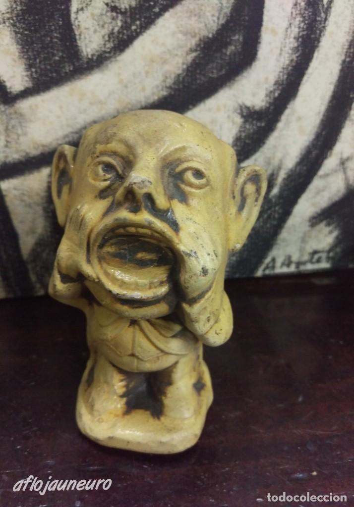 Oggetti Antichi: Curiosa figura de terracota.