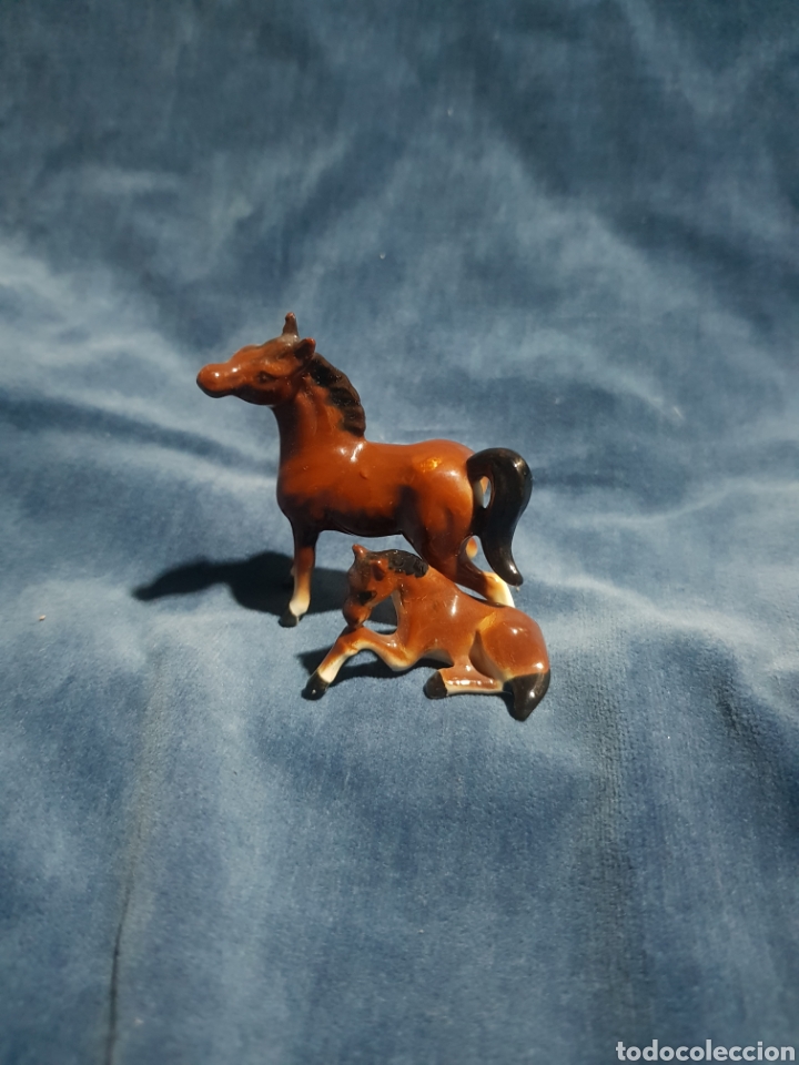 Antig&uuml;edades: Figuras de caballo en porcelana - Foto 1
