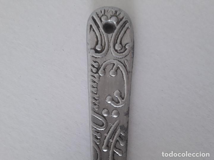 Antig&uuml;edades: RARO CAZO DE ALUMINIO MUY DECORADO - Foto 2