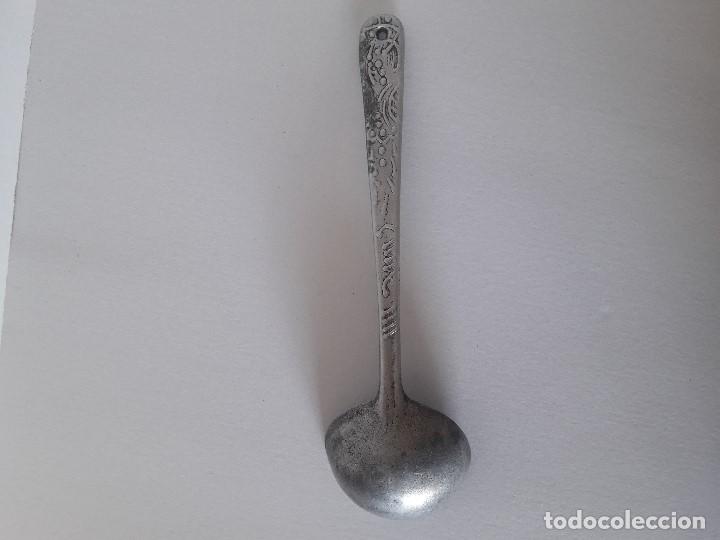 Antig&uuml;edades: RARO CAZO DE ALUMINIO MUY DECORADO - Foto 3