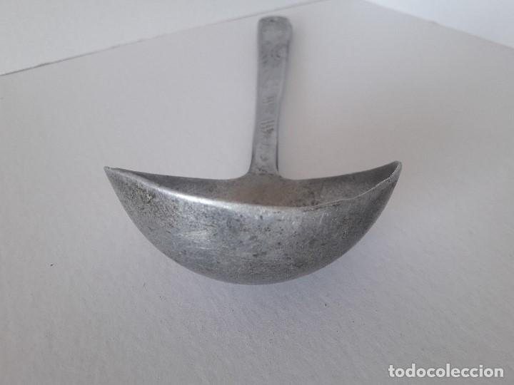 Antig&uuml;edades: RARO CAZO DE ALUMINIO MUY DECORADO - Foto 4