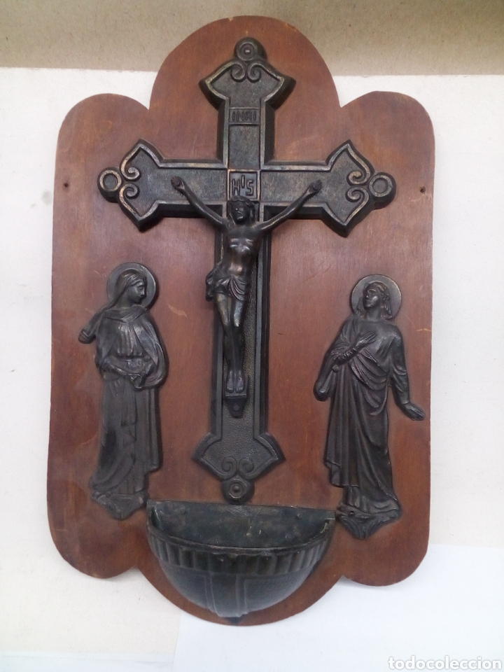 Antig&uuml;edades: Benditera Madera y Bronce antigua - Foto 1