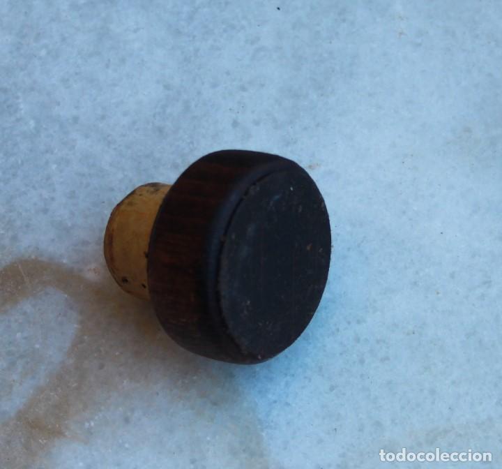 Antig&uuml;edades: Tap&oacute;n de botijo o botella, de corcho y madera - Foto 2