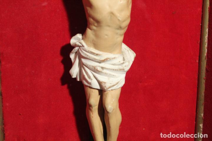 Antig&uuml;edades: capilla hornacina con cristo de madera - Foto 6