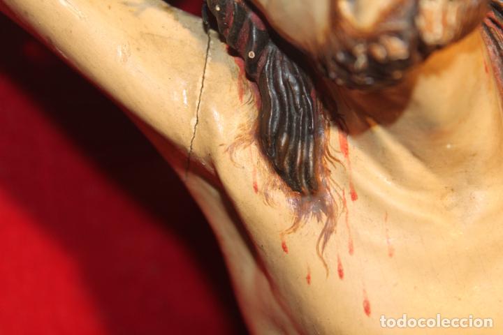 Antig&uuml;edades: capilla hornacina con cristo de madera - Foto 23