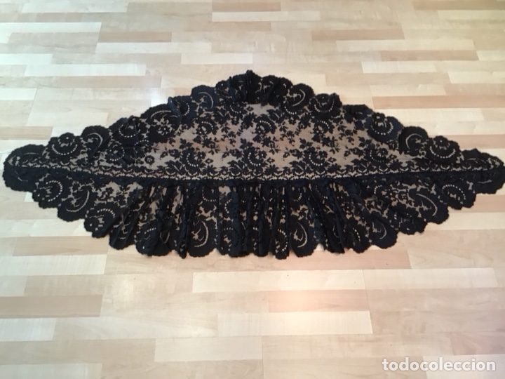 Antig&uuml;edades: Mantilla negra madrile&ntilde;a - Foto 1