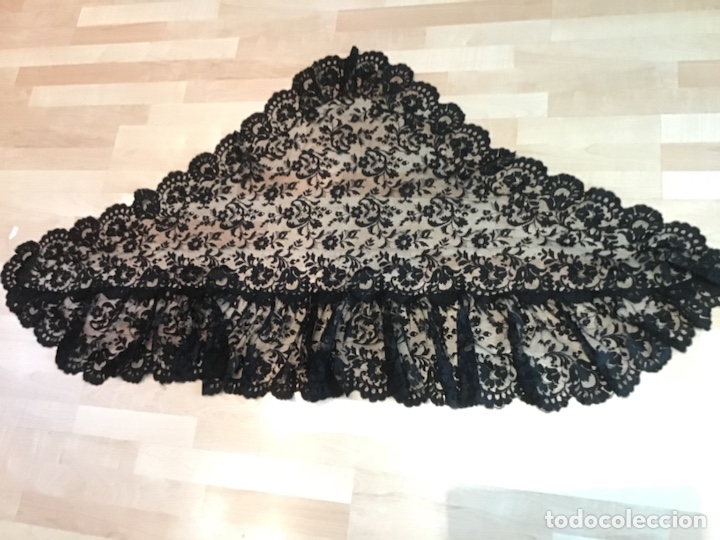 Antig&uuml;edades: Mantilla negra madrile&ntilde;a - Foto 1