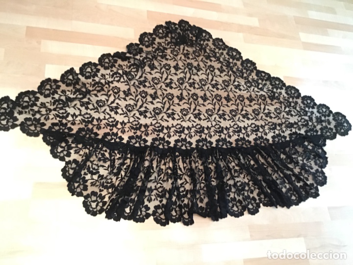 Antig&uuml;edades: Mantilla negra madrile&ntilde;a - Foto 2