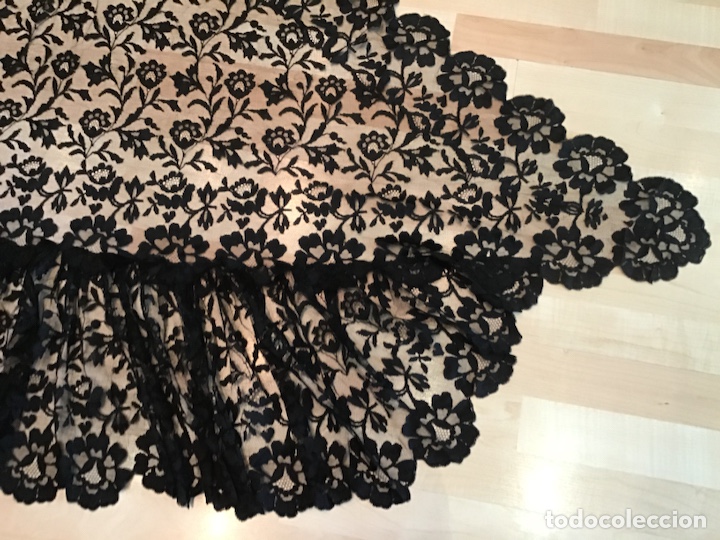 Antig&uuml;edades: Mantilla negra madrile&ntilde;a - Foto 3