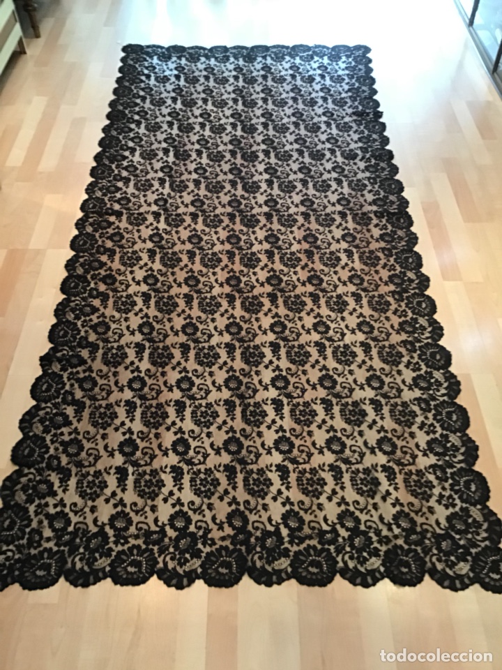 Antig&uuml;edades: Mantilla negra de blonda - Foto 2