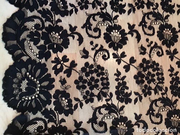 Antig&uuml;edades: Mantilla negra de blonda - Foto 5