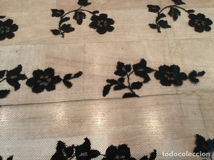 Antig&uuml;edades: Mantilla negra blonda - Foto 4