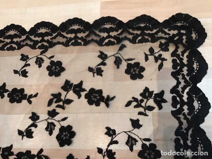 Antig&uuml;edades: Mantilla negra blonda - Foto 5