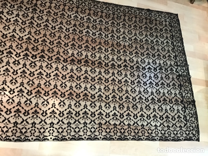 Antig&uuml;edades: Mantilla negra de blonda - Foto 2