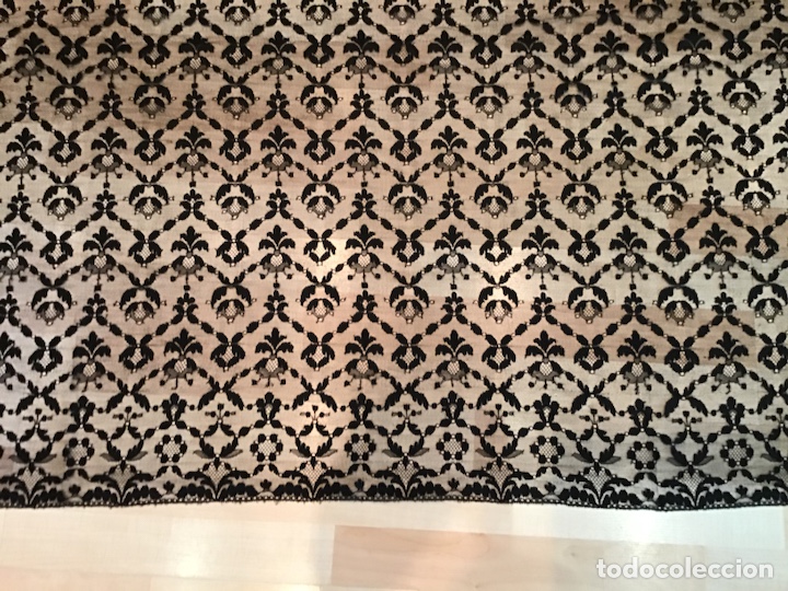 Antig&uuml;edades: Mantilla negra de blonda - Foto 3