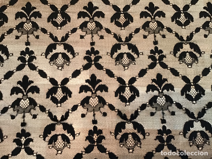 Antig&uuml;edades: Mantilla negra de blonda - Foto 4