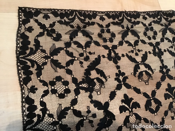Antig&uuml;edades: Mantilla negra de blonda - Foto 5