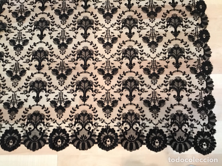 Antig&uuml;edades: Mantilla negra blonda - Foto 4