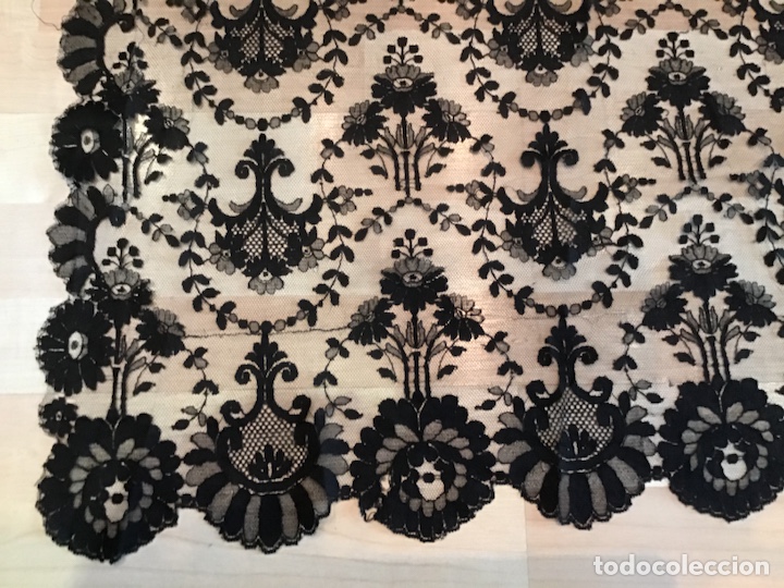 Antig&uuml;edades: Mantilla negra blonda - Foto 5
