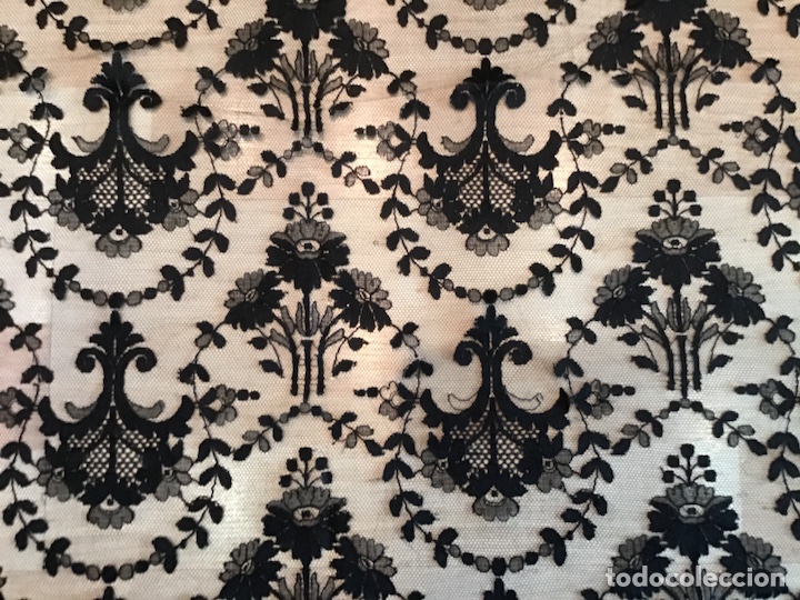 Antig&uuml;edades: Mantilla negra blonda - Foto 6