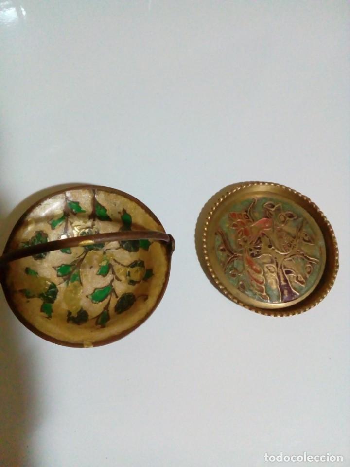 Antig&uuml;edades: CESTO Y PLATO DE BRONCE EN MINIATURA DE LA INDIA - Foto 1