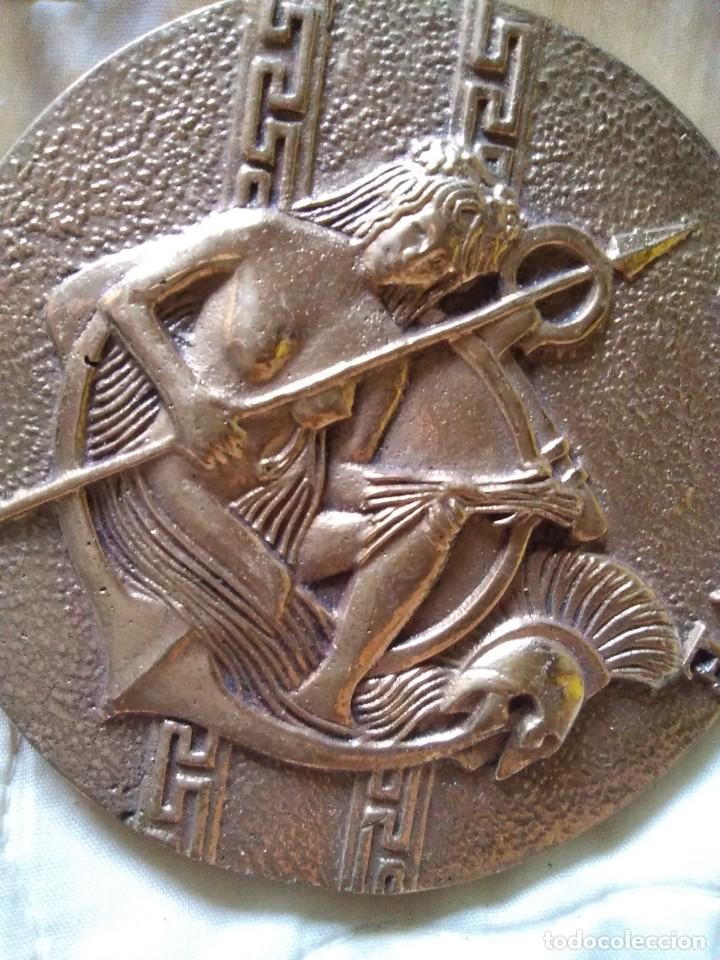 Antig&uuml;edades: Placa de bronce - Foto 2