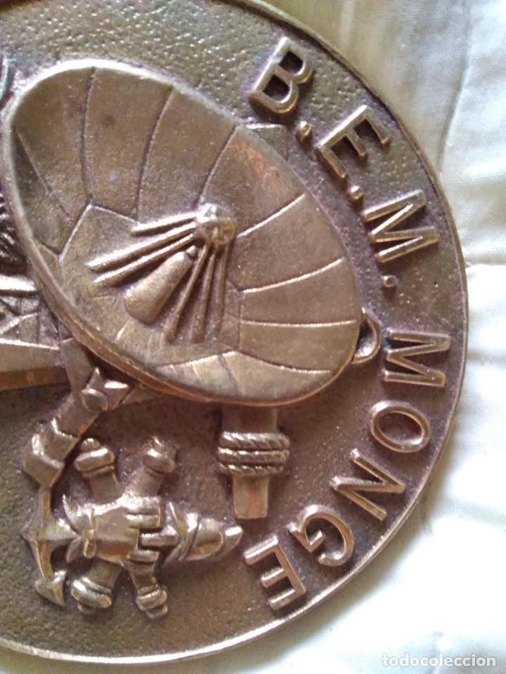 Antig&uuml;edades: Placa de bronce. B. E. M. MONGE - Foto 2