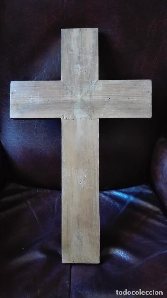 Antig&uuml;edades: Cruz de madera chapeada - Foto 1