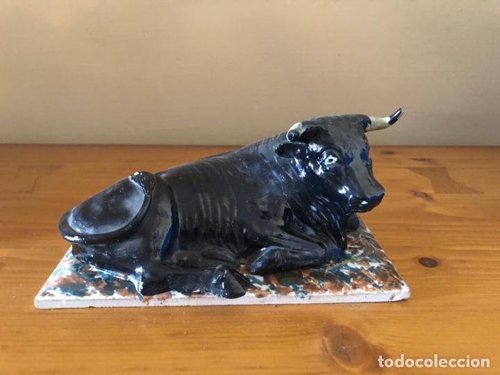 Antig&uuml;edades: Toro de ceramica - Foto 1
