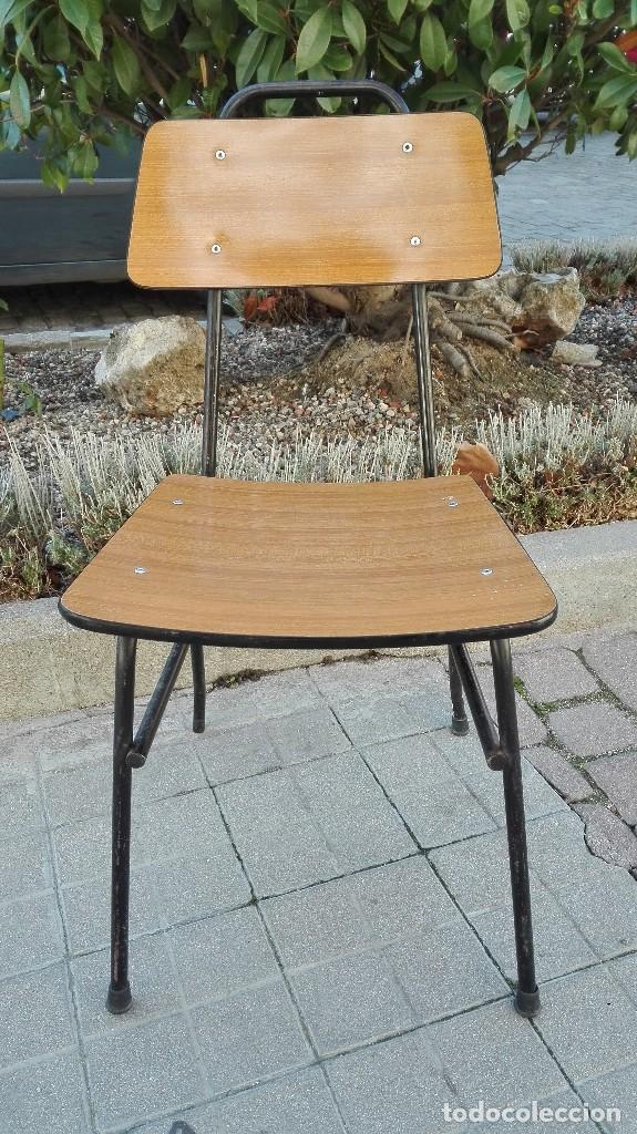 Antig&uuml;edades: Silla d&eacute;cada de los 50 , 60 - Foto 1