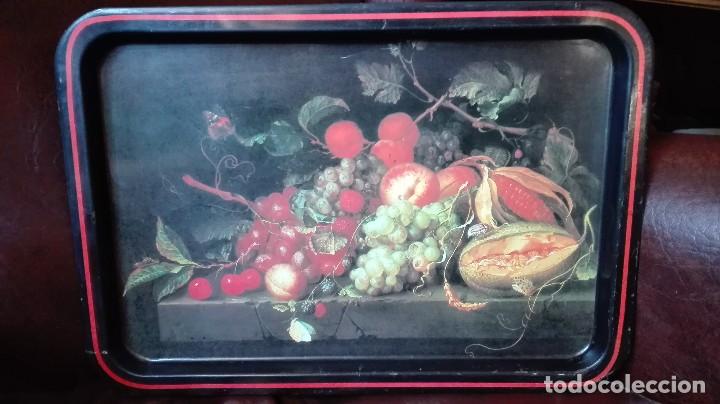 Antig&uuml;edades: Bandeja de chapa con bodeg&oacute;n de frutas - Foto 1