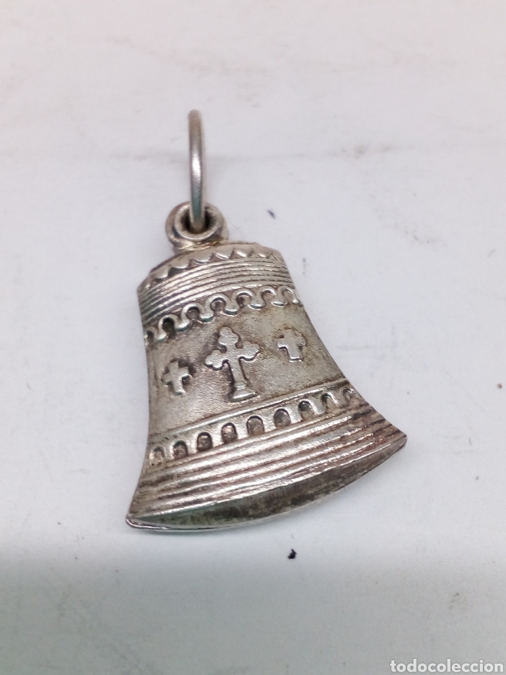 Antig&uuml;edades: Colgante campana religiosa - Foto 2