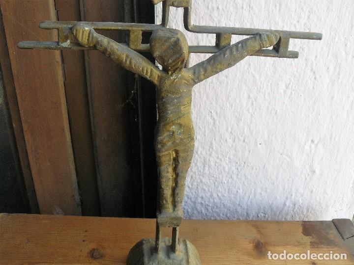 Antig&uuml;edades: cruz de altar - forja- - Foto 2