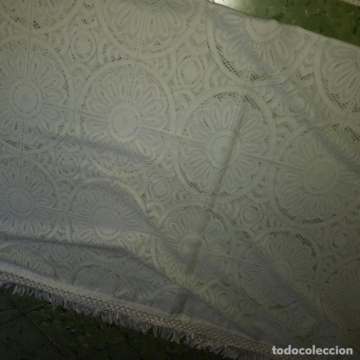 Antig&uuml;edades: Colcha antigua hecha a mano - Foto 3