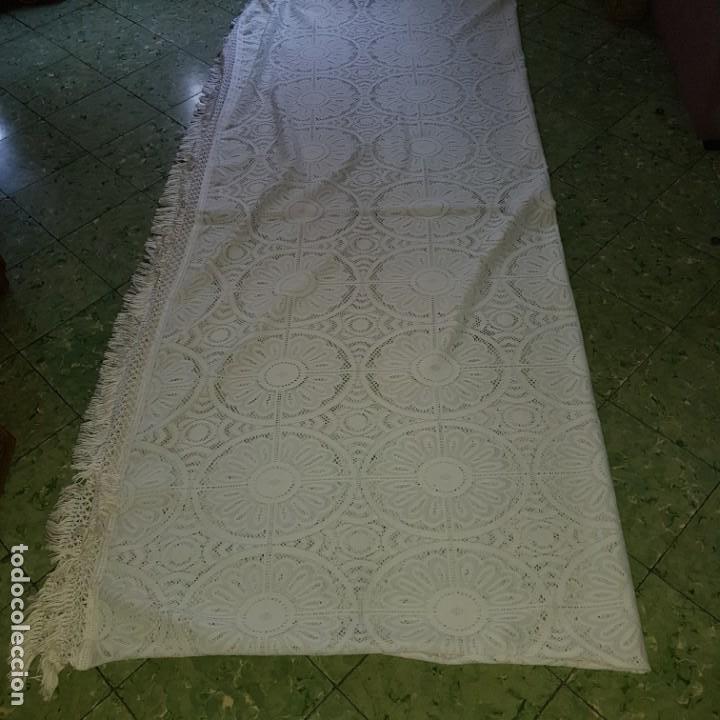 Antig&uuml;edades: Colcha antigua hecha a mano - Foto 2