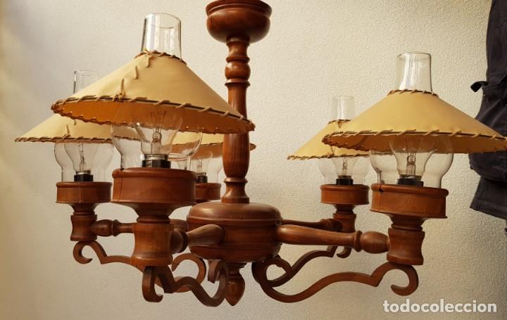 Antig&uuml;edades: Antigua lampara de madera - Foto 2