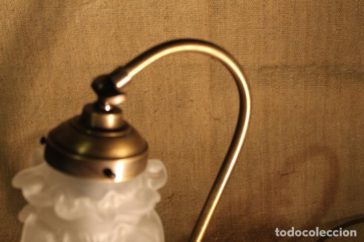 Antig&uuml;edades: lampara de sobremesa de laton - Foto 9
