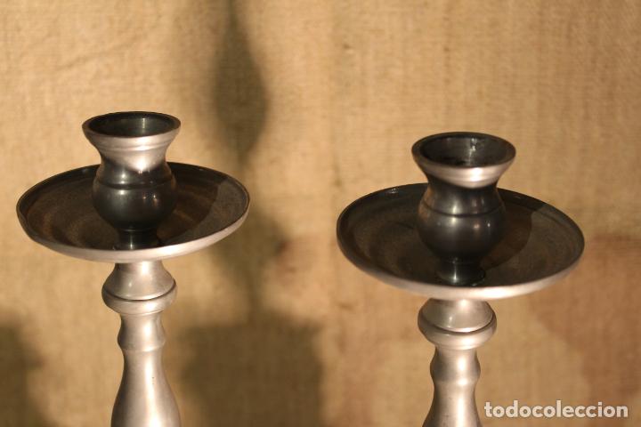 Antig&uuml;edades: PAREJA DE CANDELEROS DE ESTA&Ntilde;O - Foto 3