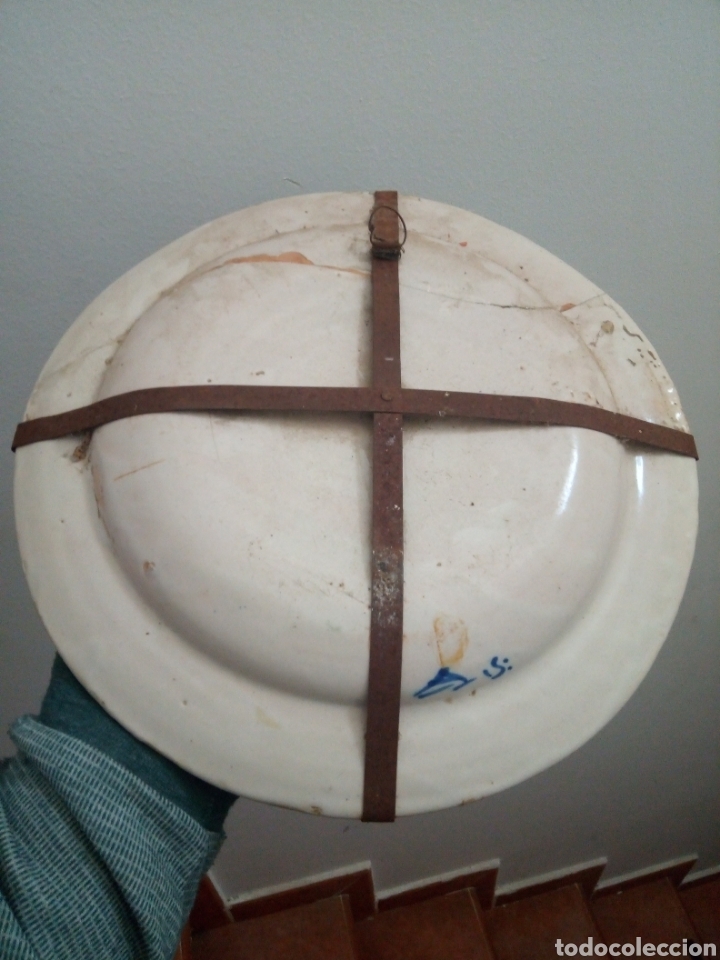 Antig&uuml;edades: Plato Manises firmado - Foto 3