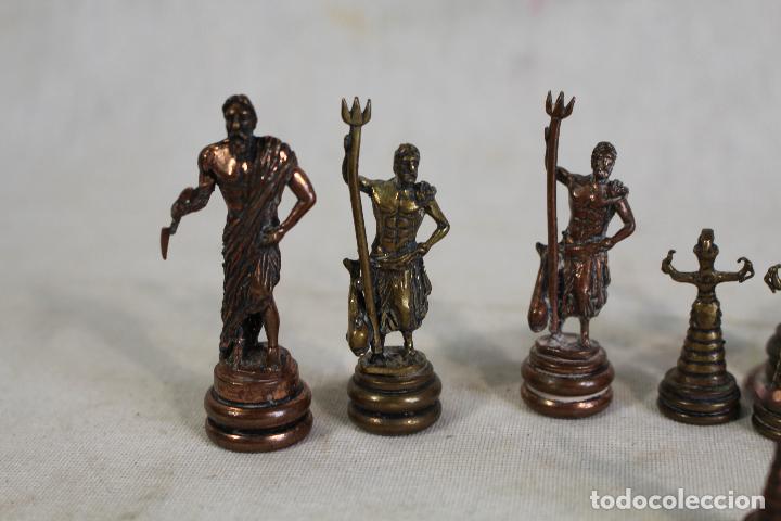 Antig&uuml;edades: 15 figuras en bronce y cobre - Foto 4