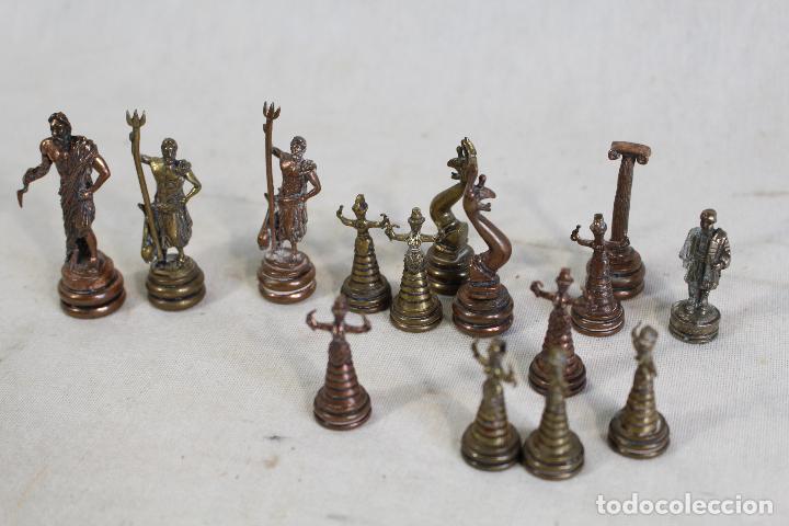 Antig&uuml;edades: 15 figuras en bronce y cobre - Foto 5